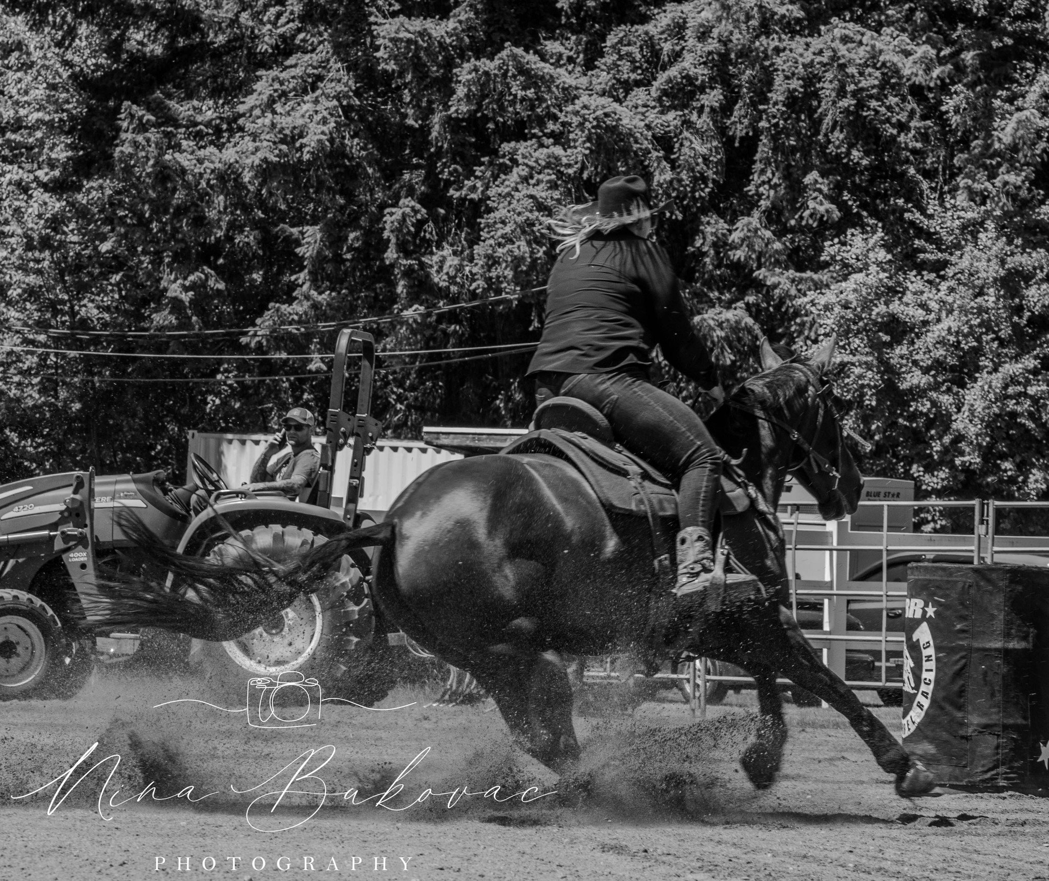 Barrel racing photo
